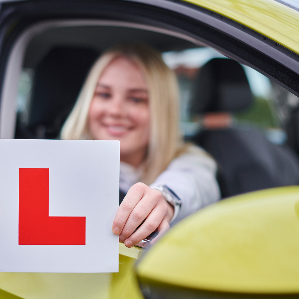 Expert Driving Lessons Frodsham: qualified instructors, lessons for beginners, flexible bookings, and package deals. Book now and succeed.