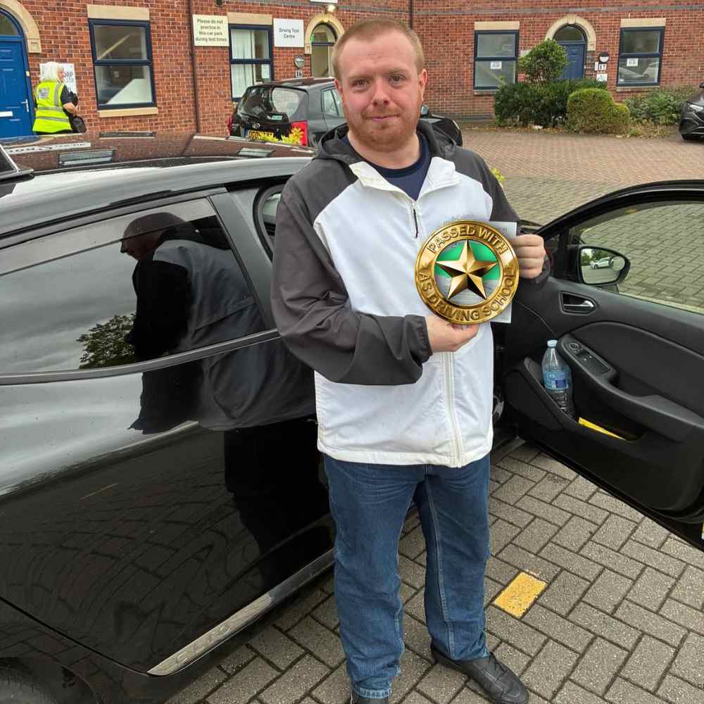 Driving Lessons Frodsham—Passed with Us: qualified instructors, fully trained tutors, flexible bookings, and lessons for beginners. Book now.